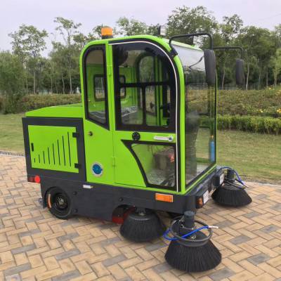 環(huán)衛(wèi)電動(dòng)掃地車多少錢一臺(tái)？電動(dòng)掃路車哪家好？